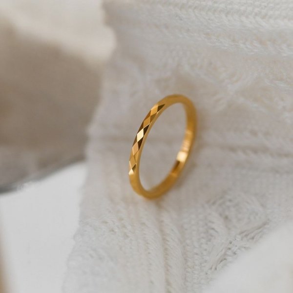 Exquisite ultra-shiny multi-cut prismatic ring female simple ins cold wind high-level sense of design personality niche light luxury